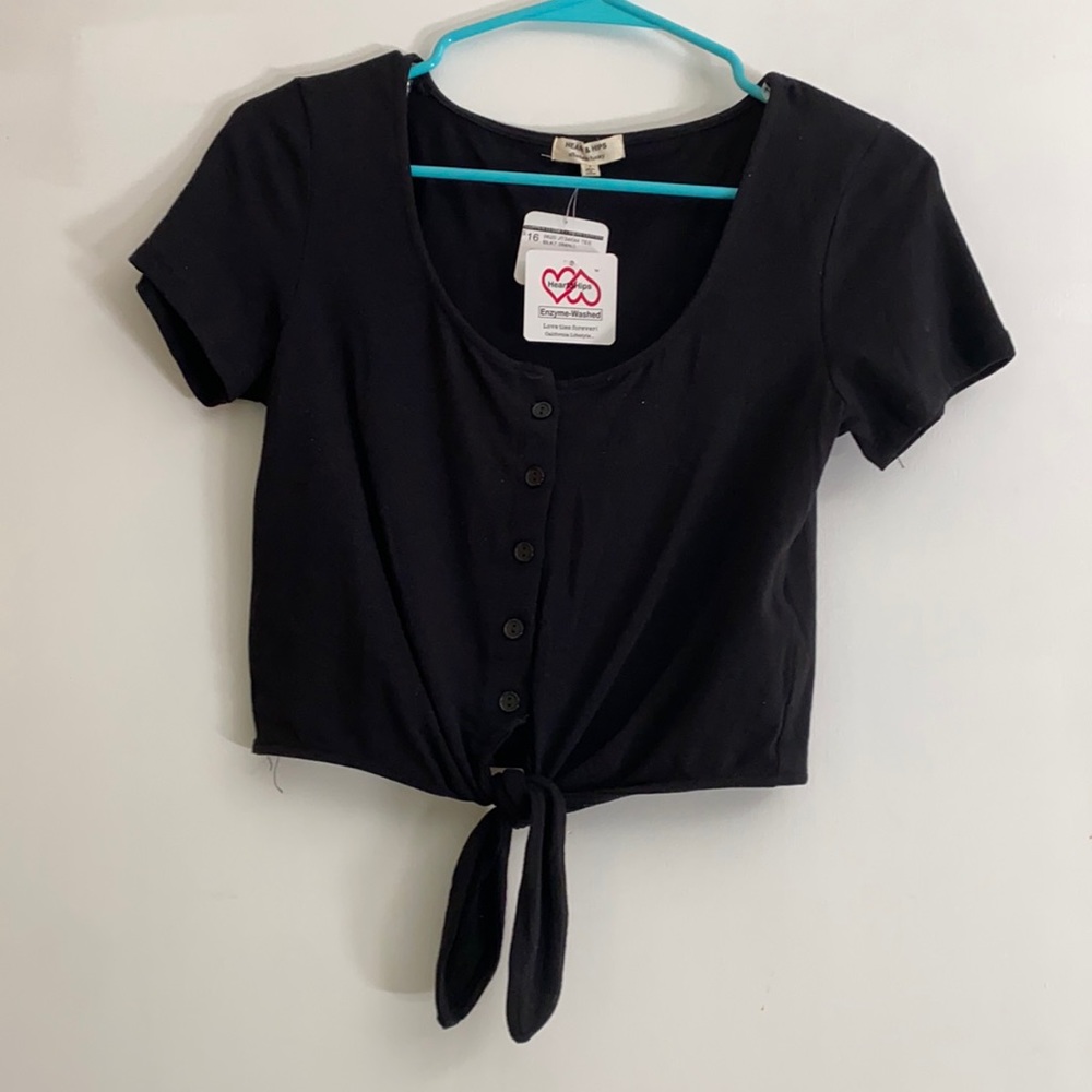 Copper closet black crop top. NWT